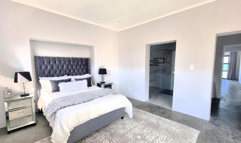 3 Bedroom Property for Sale in Yzerfontein Western Cape